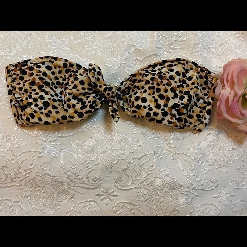 Victoria’s Secret Swim leopard print Bikini top L